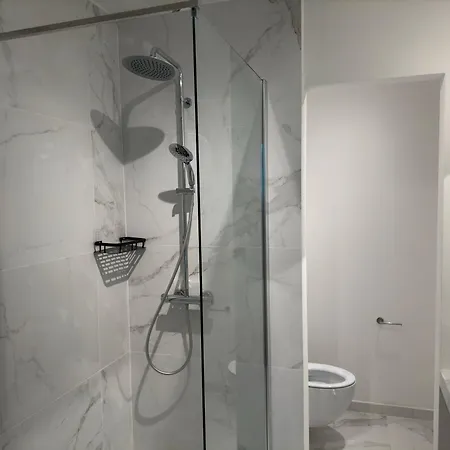 Two Bedroom Loft In The Center By The Meir アントウェルペン